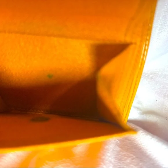 Louis Vuitton Orange Epi Leather Bifold Wallet – Vintage - Picture 10 of 13